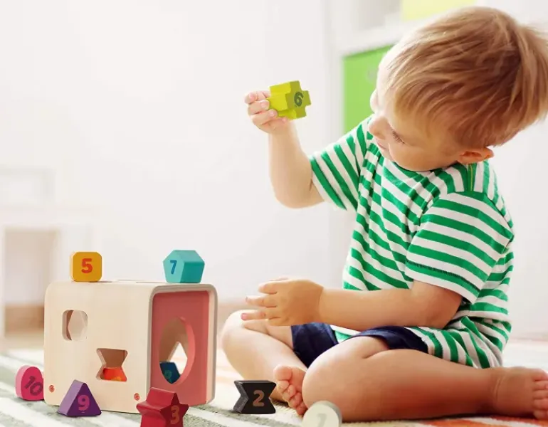 Battat - Wooden Shape Sorter Cube